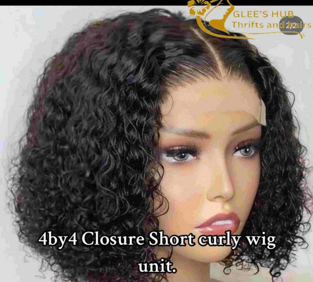Short curly wig